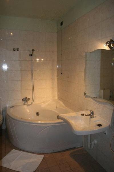 רג'ו אמיליה Airone Hotel מראה חיצוני תמונה